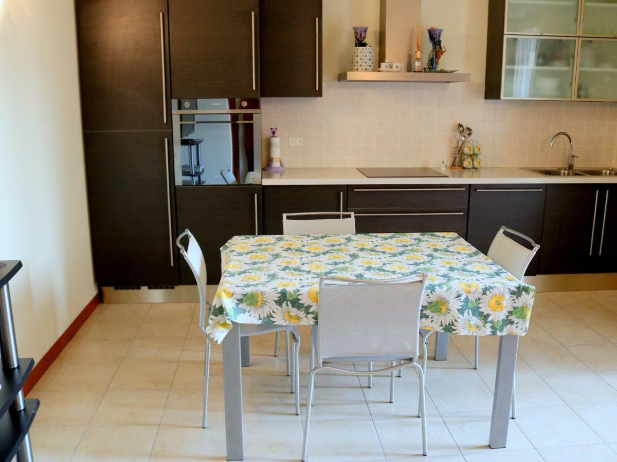 Small Residence Of Only 18 Apartments With Swimming Pool Лацизе Екстер'єр фото